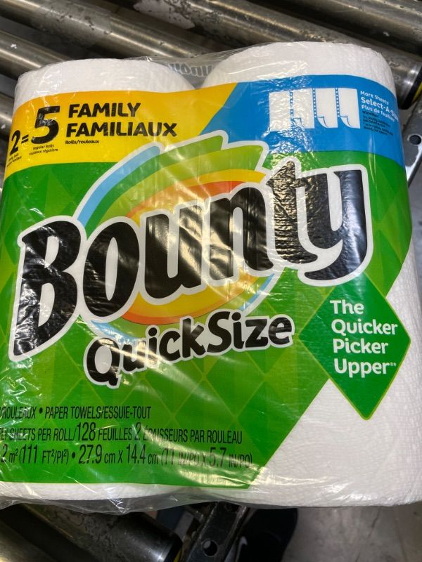 Photo 2 of Bounty Paper Towels, Select-a-Size, Print, 2 Count (Pack of 1) Print 2 Count (Pack of 1)