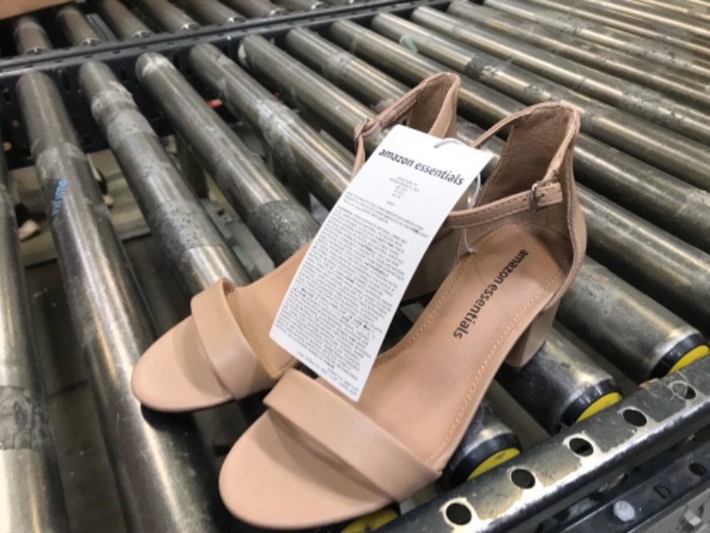Photo 1 of Amazon Essentials Women's Slip On 2" Heels.
Size: 5.5