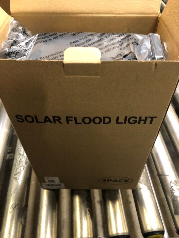 Photo 2 of 3 pack solar flood lights 