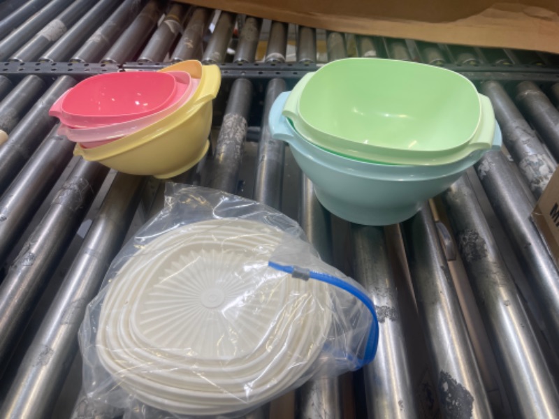 Photo 1 of 5PC KITCHEN CONTAINERS W/ LIDS 