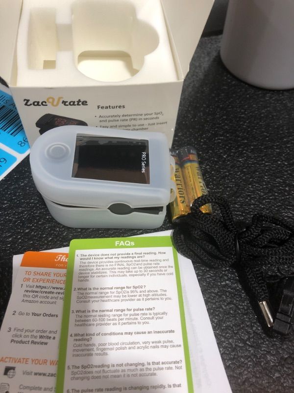Photo 3 of Zacurate Pro Series 500DL Fingertip Pulse Oximeter Blood Oxygen Saturation Monitor with Silicon Cover