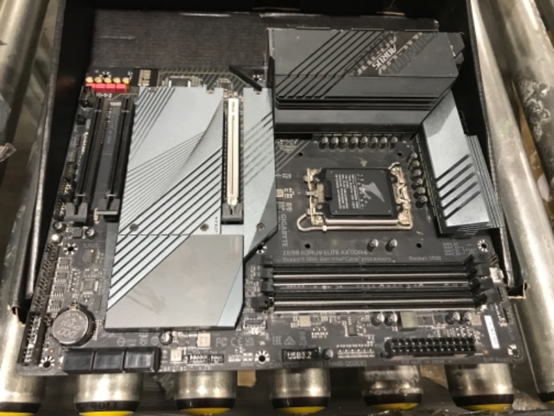 Photo 3 of GIGABYTE Z690 AORUS Elite AX DDR4 (LGA 1700/ Intel Z690/ ATX/ DDR4/ Quad M.2/ PCIe 5.0/ USB 3.2 Gen2X2 Type-C/WiFi 6/2.5GbE LAN/Gaming Motherboard)
