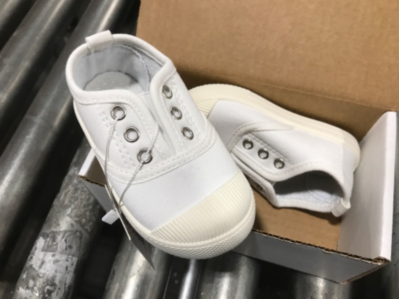 Photo 1 of BABY SHOES, WHITE, SIZE 23