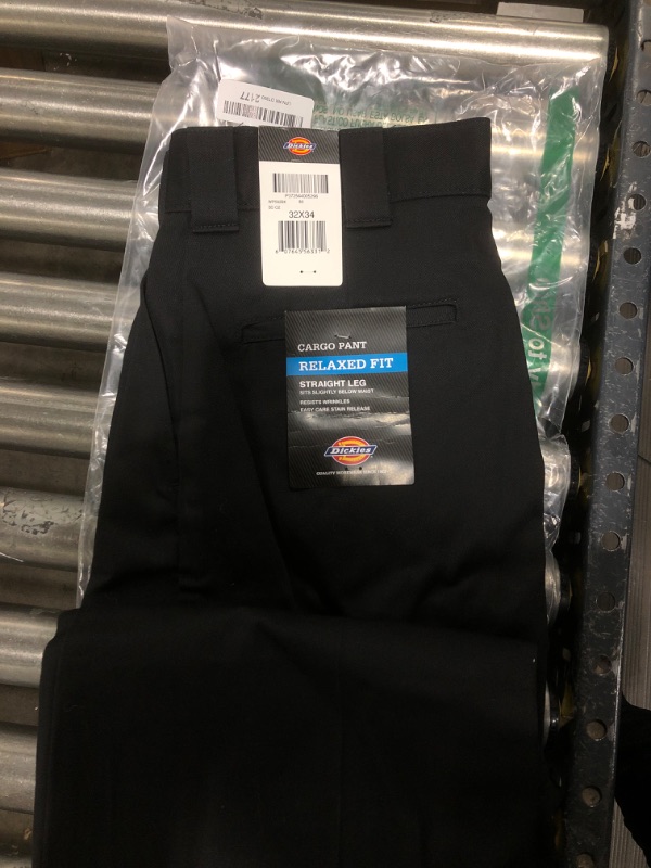 Photo 2 of Dickies Men's Relaxed Fit Straight Leg Cargo Work Pants - Black Size 32 X 34 (WP592)
