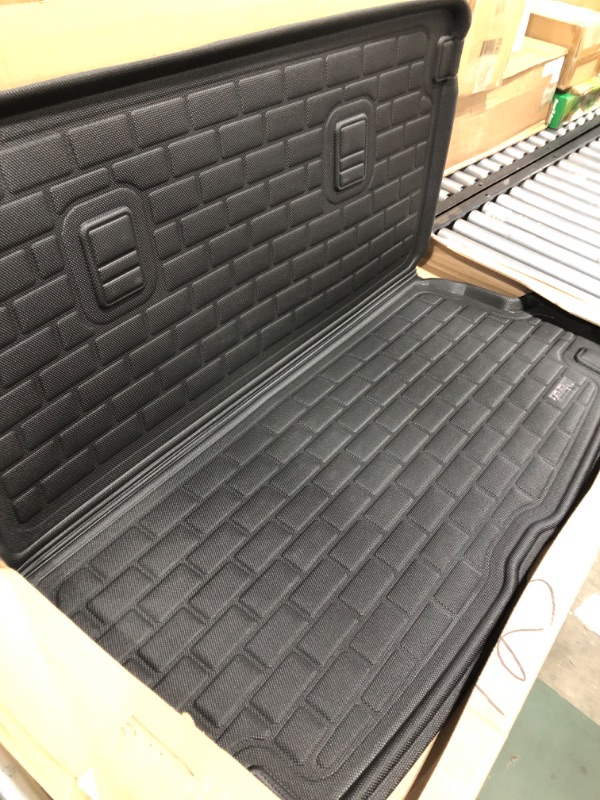 Photo 2 of 3D MAXpider M1AD0401309 Custom Fit All-Weather Cargo Liner for Select Audi Q7 Models - Kagu Rubber (Black) Black Cargo Liner