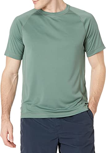 Photo 1 of Amazon Essentials Men's Swim Shirt Short Sleeve - small 
