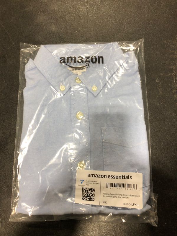 Photo 2 of Amazon Essentials Boys' Uniform Classic Fit Long-Sleeve Woven Oxford Shirt 
SIZE-Medium Blue+