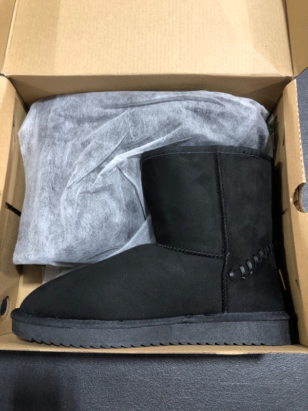 Photo 1 of CAMEL CROWN WOMEN'S SNOW BOOTS. SIZE 9. 
