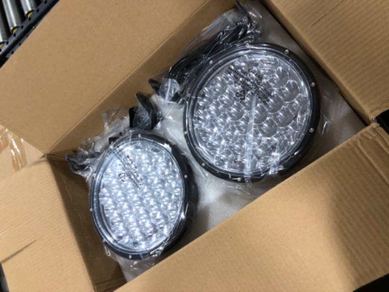 Photo 2 of LED Round Offroad Lights,BANSIT 9inch LED Round Driving Lights 2PCS LED Pods Light 320W 48800LM Super Bright Driving for Truck ATV UTV SUV Car Boat White 9 INCH