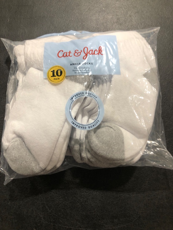 Photo 2 of Cat and Jack Cushioned Sole Ankle Socks 8 Pairs Medium Shoe Sz 9 -21/2 White
