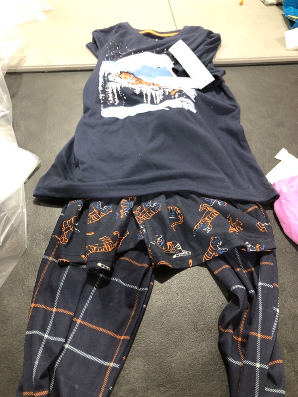 Photo 2 of Boys' Seeping Tiger Pajama Set - Cat & Jack™ Size Large
