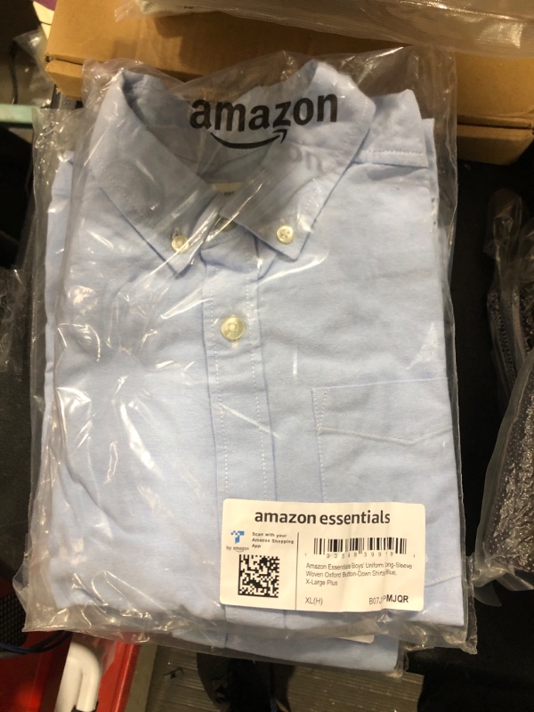 Photo 2 of Amazon Essentials Boys' Uniform Classic Fit Long-Sleeve Woven Oxford Shirt M Plus Blue