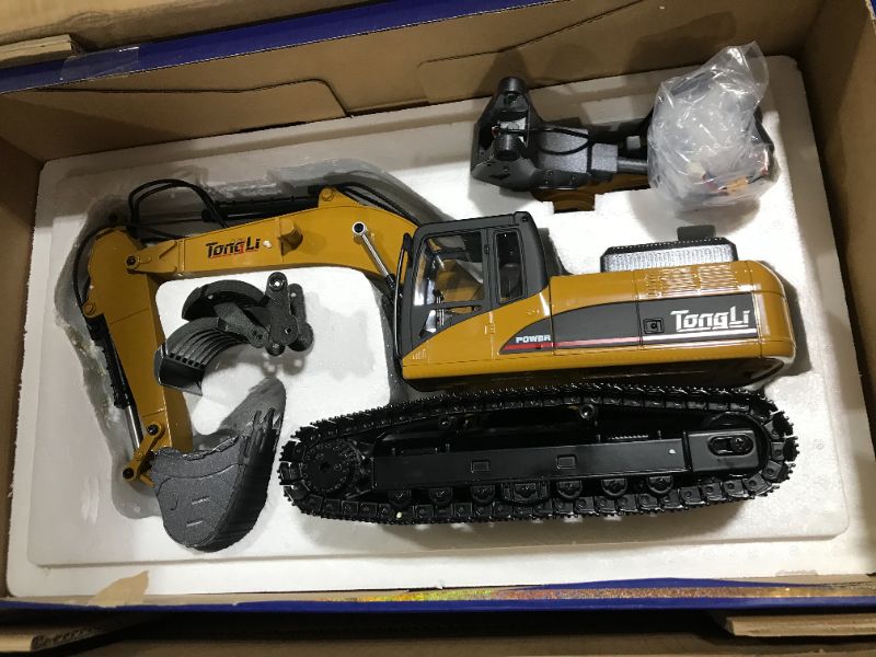 Photo 1 of Big-Daddy Super Powerful Full Functional DIE-CAST 15 Channel Professional Remote Control Excavator Timber Grab Toy With Lights &amp; Sound
