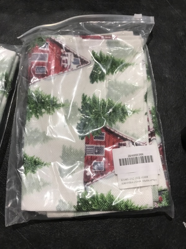 Photo 1 of Christmas Tree Placemats for Dining Table, Heat-Resistant Kitchen Table Mats Washable Non-Slip Placemats for Dining Tables, Party Home Decor 13 x 19 Inch Set of 4 4pc Farmete1620
