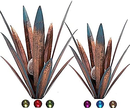 Photo 1 of 2pcs Tequila Rustic Sculpture Metal Agave Plant Home Decor Rustic Hand Painted Metal Agave Garden Ornaments Outdoor Decor Figurines Home Yard Decorations Lawn Ornaments?Multi-Color LED Solar Light ?
