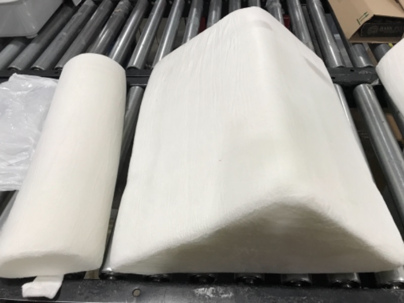 Photo 1 of 4 Pcs Wedge Pillow Set