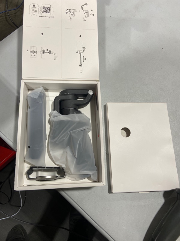 Photo 1 of DJI Osmo Mobile 6 Smartphone Gimbal
