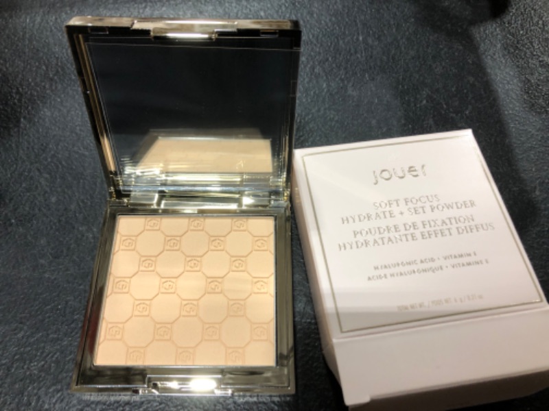Photo 2 of Jouer Soft Focus Hydrate & Set Powder - Silky Demi-Matte Finish Setting Powder - Quality Ingredients - Talc, Paraben, Gluten & Cruelty Free - Vegan Friendly
