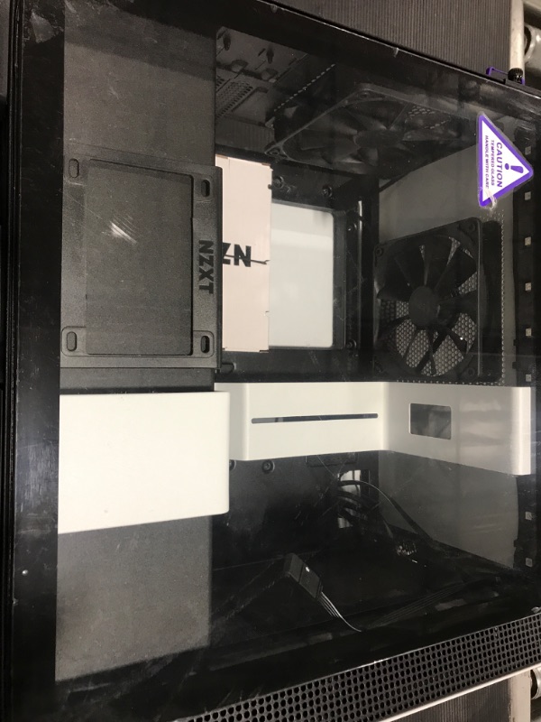 Photo 6 of NZXT Case H210i SGCC Steel and TG Matte White
