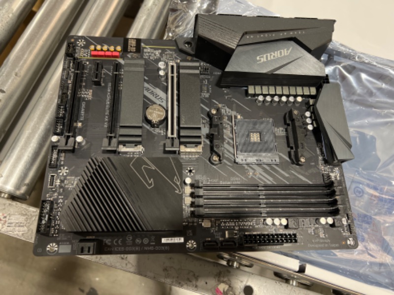 Photo 1 of GIGABYTE AM4 AMD B550 ATX Motherboard with Dual M.2, SATA 6Gb/s, USB 3.2 Gen 2, 2.4/5 GHz Dual-Band, 2.5 GbE LAN, PCIe 4.0