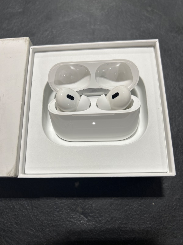 Photo 2 of Apple AirPods Pro (2nd Generation)