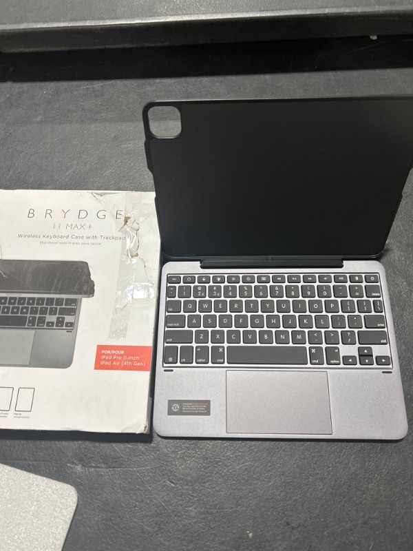 Photo 2 of 11 MAX+ Wireless Keyboard for iPad Pro 11-inch (1st, 2nd & 3rd Gen) & iPad Air (4th, 5th Gen) w/Trackpad & SnapFit Case