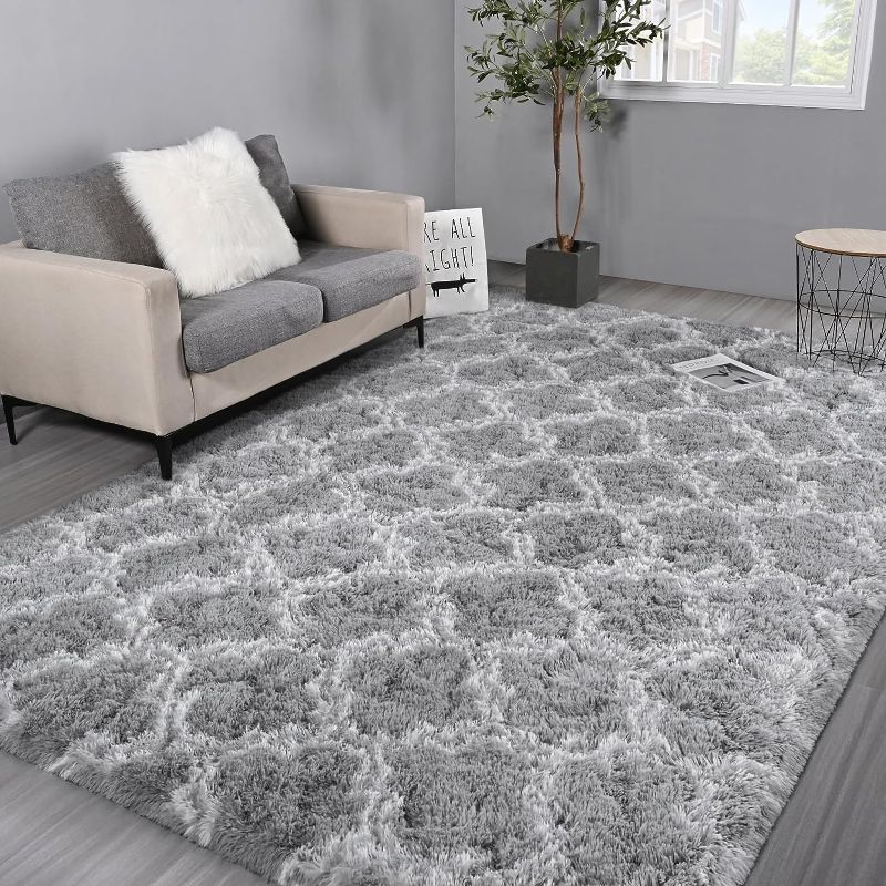Photo 1 of Area Rug White Grey Patterned Zig Zag Fluffy SIZE UNKNOWN