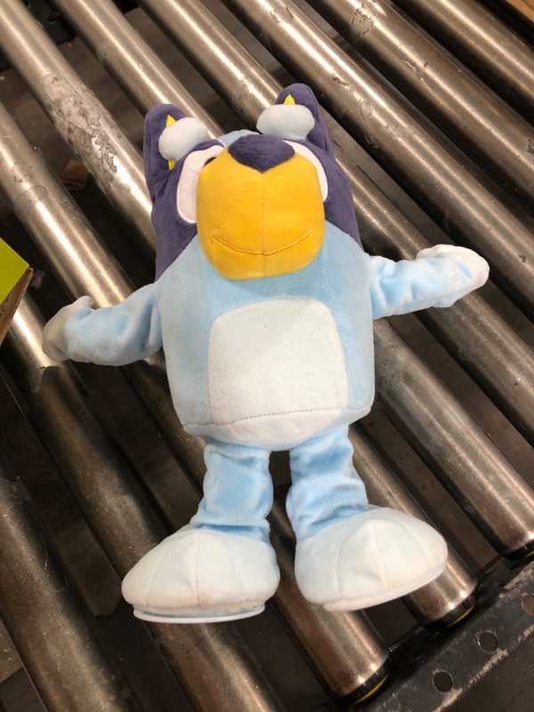 Photo 2 of Bluey Dance and Play Talking and Animated Toy Plush Featuring 4 Songs,
