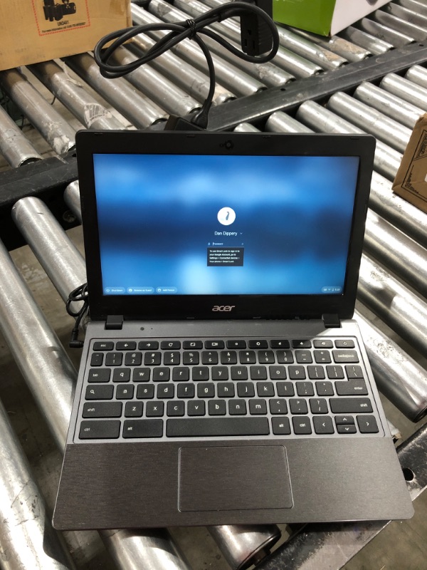 Photo 2 of Acer C720-2103 Chromebook (11.6-Inch, Intel Celeron, 2GB DDR3L, 16GB SSD) 