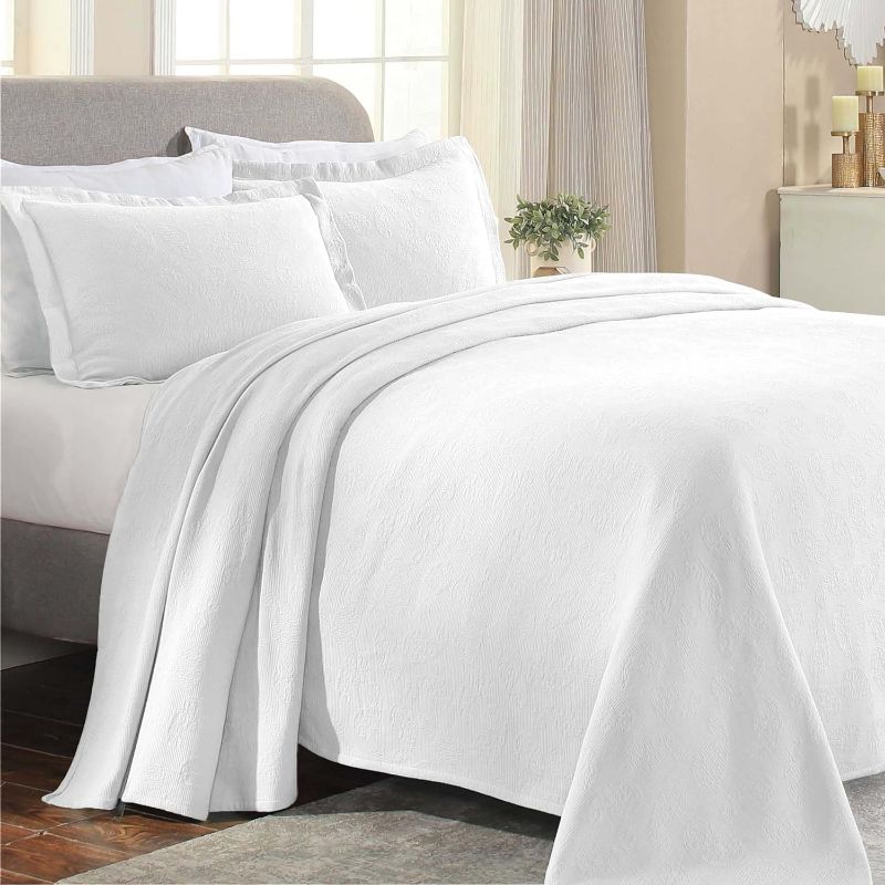 Photo 1 of Superior Cotton Matelasse Bedspread Set, Oversized, Lightweight Bedding, 1 Quilt Bedspread, 2 Pillowshams, Coverlet Decor, Jacquard Weave, Paisley Collection, King, White