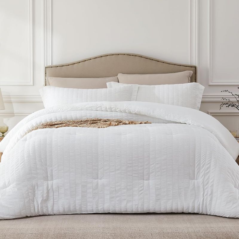 Photo 1 of White Queen Comforter
