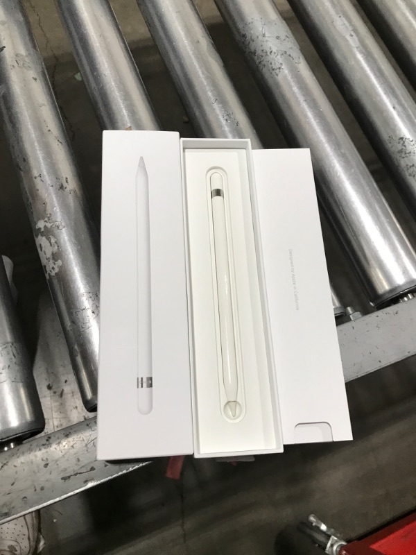 Photo 2 of Apple Pencil (1st Generation): Pixel-Perfect Precision and Industry-Leading Low Latency, Perfect for Note-Taking, Drawing, and Signing documents.
