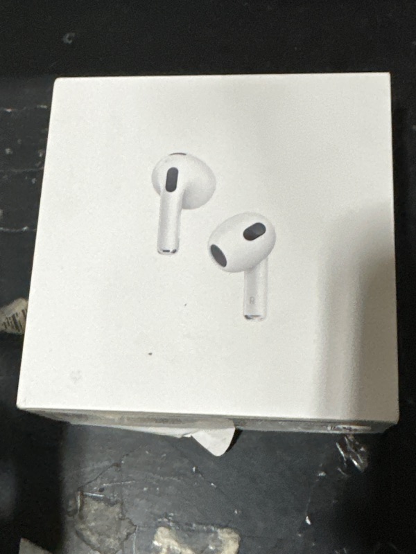 Photo 2 of Apple Airpods (3rd gen)