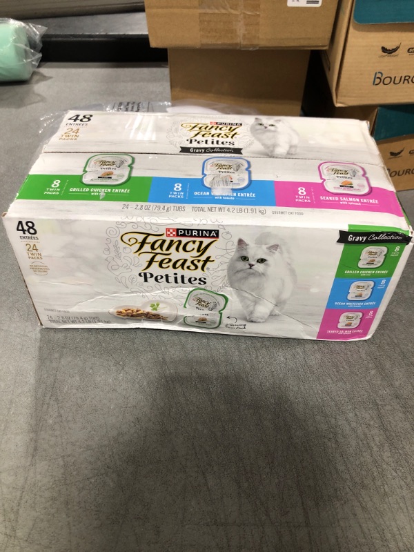 Photo 2 of Fancy Feast Purina Gourmet Wet Cat Food Variety Pack, Petites Gravy Collection, Break-Apart tubs, 48 Servings - (24) 2.8 oz. Tubs Gravy Variety Pack (24) 2.8 oz. Break-Apart Tubs Best By June 2025