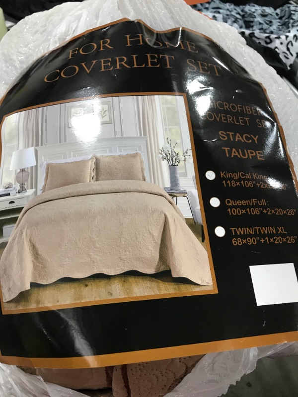 Photo 1 of Coverlet Set Stacy Taupe  Size King