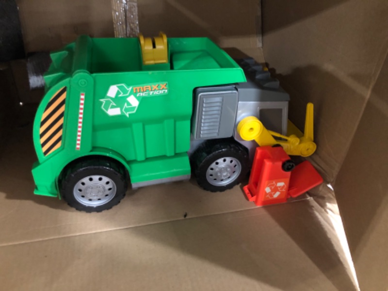 Photo 2 of Sunny Days Entertainment Maxx Action 3-N-1 Maxx Recycler - Garbage Truck with Lights, Sounds and Morotized Drive