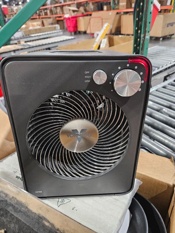 Photo 2 of ***PARTS ONLY/NON-RETURNABLE***TURNS ON AND HEATS*FAN FUNCTION DOSNT WORK***
Vornado VMHi300 Whole Room Metal Space Heater Storm Gray