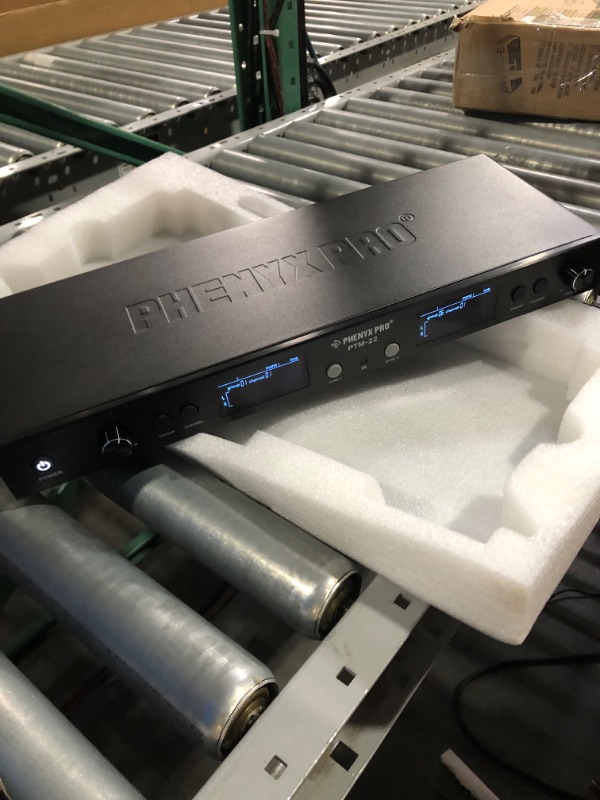 Photo 1 of Phenyx Pro in Ear Monitor (PTM-22, 4 Bodypacks) 4 receiver+1 transmitter