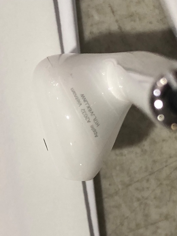 Photo 5 of ***USED - LIGHTS UP - UNABLE TO TEST FURTHER***
Apple AirPods (2nd Generation) Wireless, White