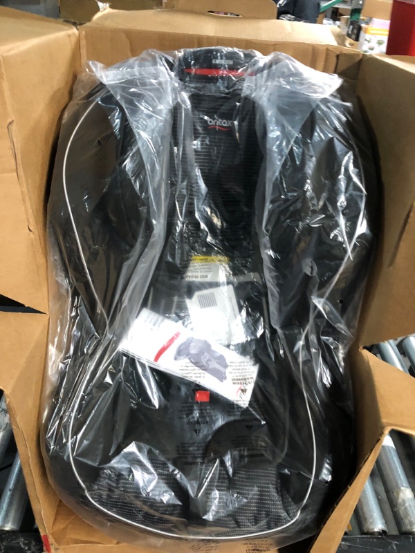 Photo 4 of Britax Emblem 3 Stage Convertible Car Seat, Dash