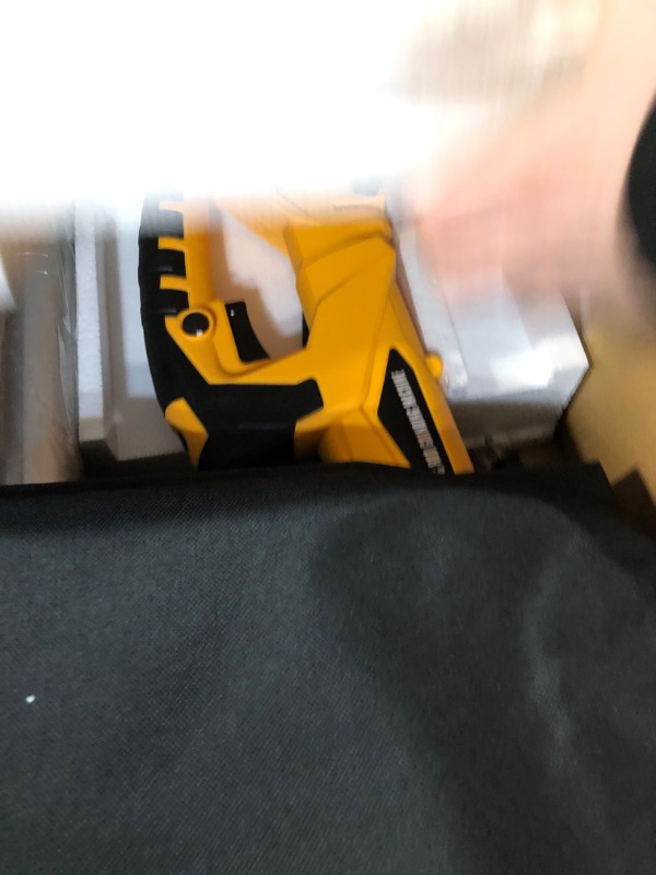 View 3 of Drywall Sander, Electric Drywall Sander 1390W 8.5A Variable Speed 900-2600RPM Wall Sander, Vacuum Function, With LED Light, Retractable Handle, Anti-Dust Hose, 12pcs Sanding Discs For Ceiling And wall