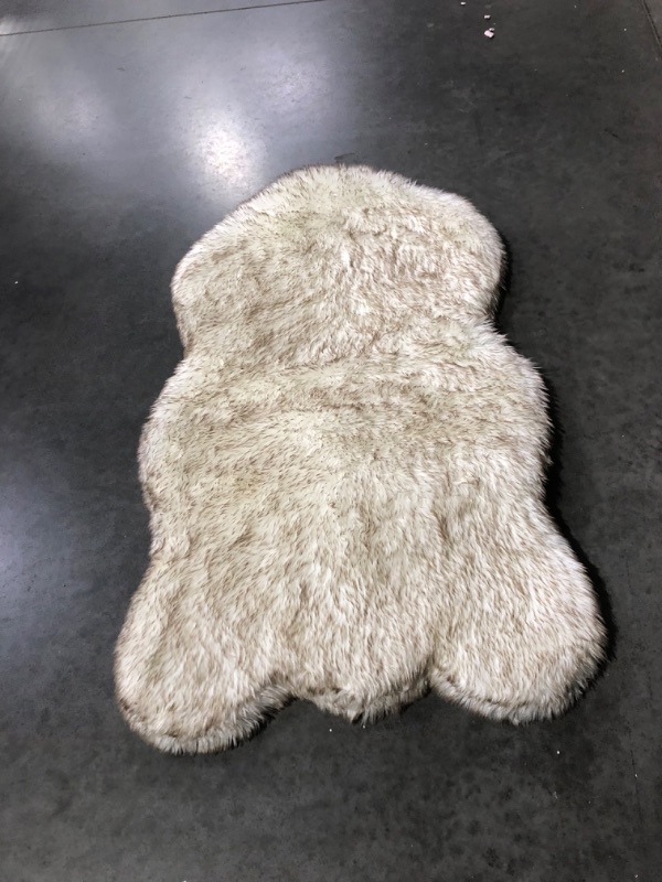 Photo 2 of ***DAMAGED - CUT - SEE PICTURES***
iHappyDog Faux Fur Dog Bed with Non-Slip Base, Cream/White/Brown, 60" x 36"