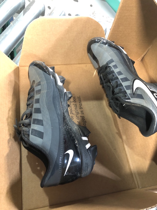 Photo 1 of Nike boys Football Cleats, 5.5