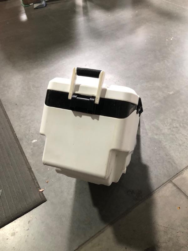 Photo 1 of ***USED - DAMAGED - MISSING PARTS - SEE COMMENTS***
Igloo Flip and Tow 90qt Cooler - White