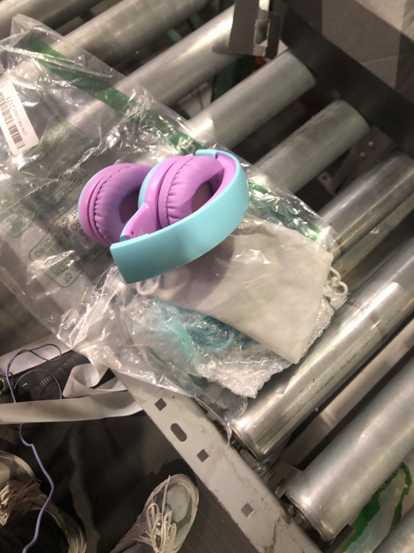 Photo 3 of igooot Kids Headphones Wired with case,Most Comfortable Over Ear Children Headphones,Adjustable,Volume Limiter 85/94dB,for School/Plane/Switch/Amazon-fire-Tablet/ipad,1.5M Cord,Mint&Purple. C-Mint&Purple