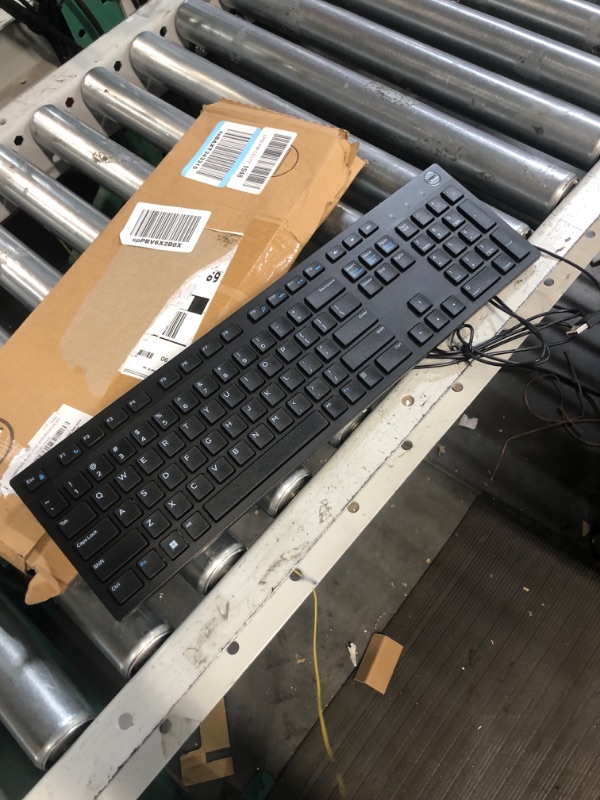 Photo 3 of Dell Wired Keyboard - Black KB216 (580-ADMT)