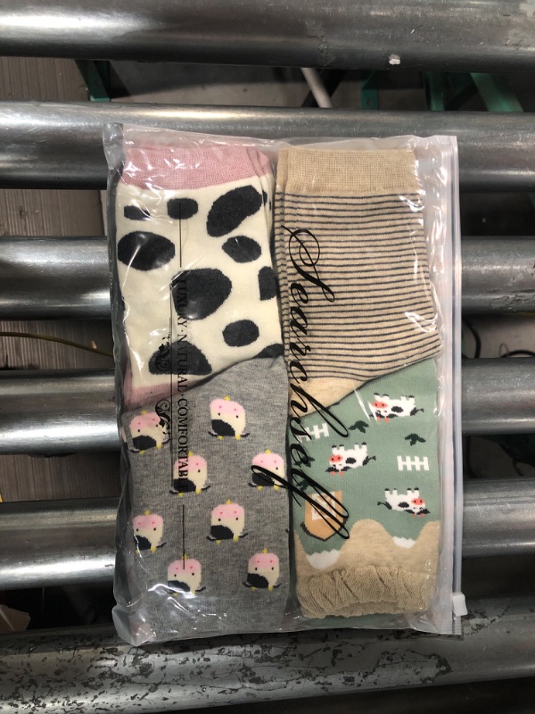 Photo 3 of Geyoga 6 Pairs Cow Socks stuff Women's Novelty Girls Funny Animal Cute Cotton Crew Socks Cow Print Cartoon Casual Socks