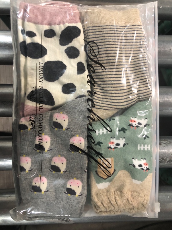 Photo 3 of Geyoga 6 Pairs Cow Socks stuff Women's Novelty Girls Funny Animal Cute Cotton Crew Socks Cow Print Cartoon Casual Socks