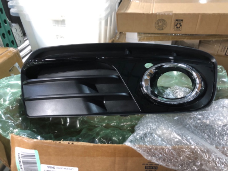 Photo 2 of Runmade Front Bumper Lower Passanger Side Fog Light Grill Compatible with Audi 13 14 15 Q5