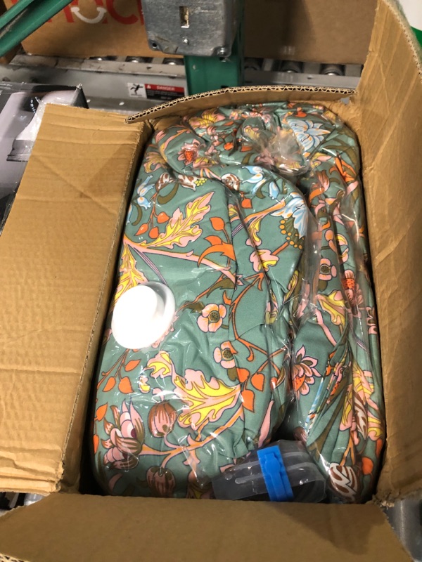 Photo 2 of ***USED - PREVIOUSLY OPENED - UNABLE TO DETERMINE SIZE - MIGHT BE MISSING PIECES*** 
SexyTown Comforter Set,Cotton Floral Bedding Comforter,Paisley Flowers Pattern Bed Comforter